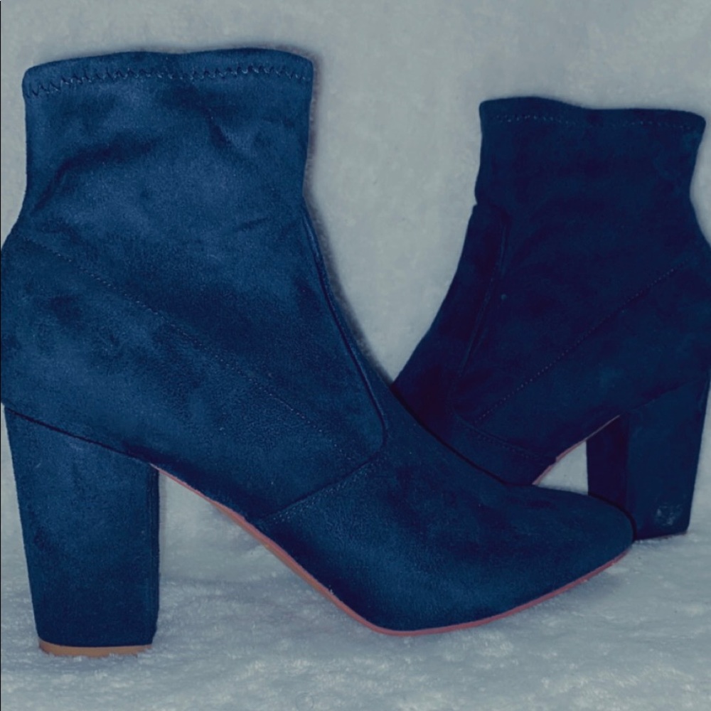 Suede blue booties
